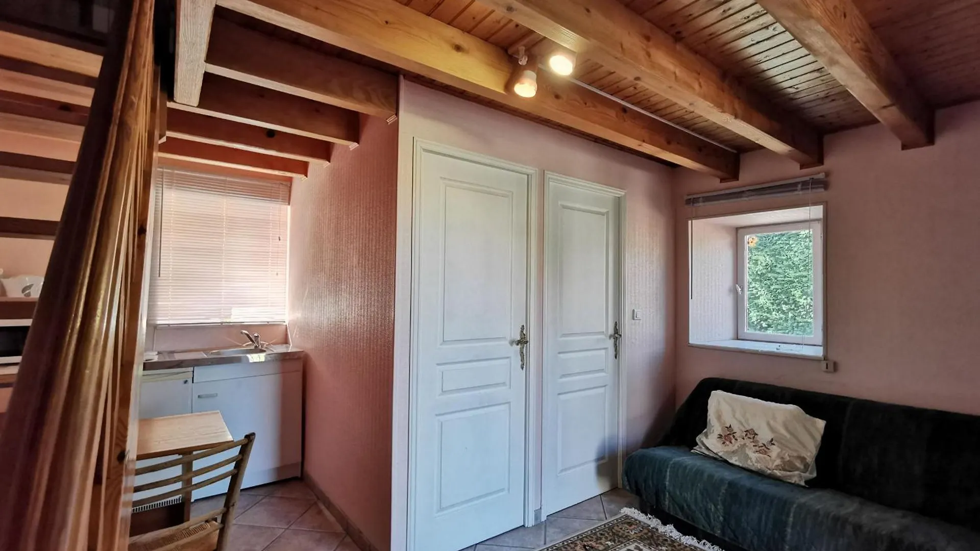 Gite Authentique Pour 2-3 Pers. Avec Cour, Terrain Et Peche, A Proximite De Brioude Et Blesle - Fr-1-582-353 Lorlanges 0*,  France